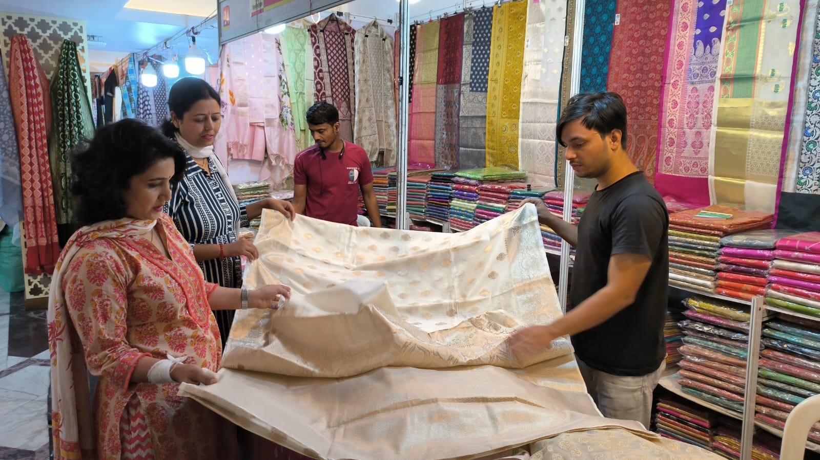 'HASTHSHILPI  SILK INDIA EXPO STARTED IN JAMMU '